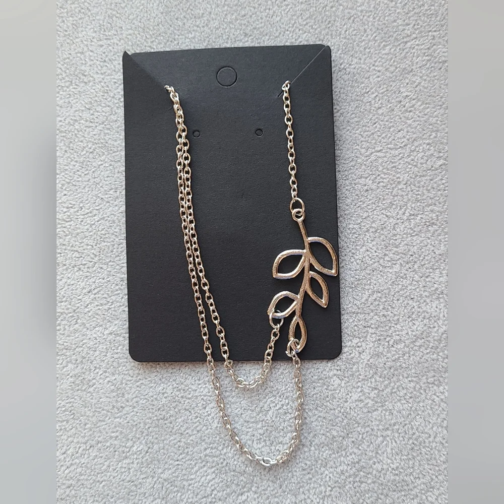 ✨️Silver Necklace✨️ - Picture 1 of 2
